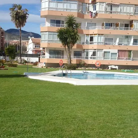 With Pool And Internet Fiber アパート *