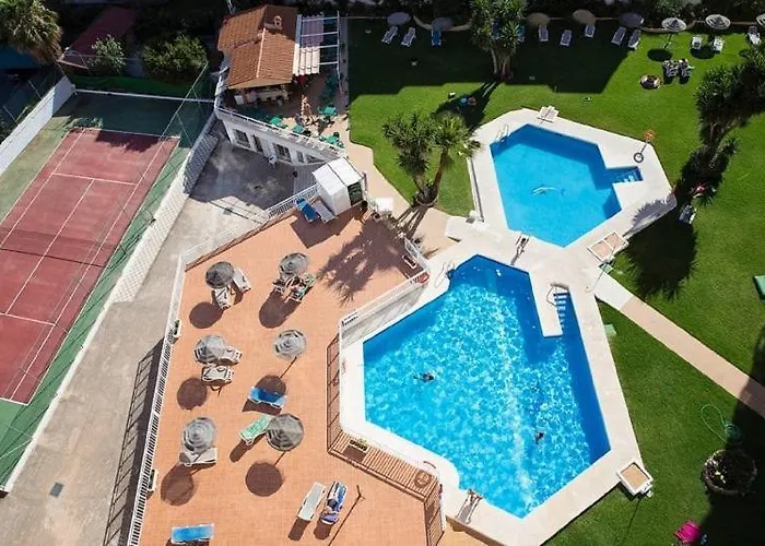 With Pool And Internet Fiber